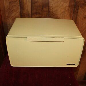 Vintage Harvest Gold Lincoln Beauty Ware Metal Bread Box